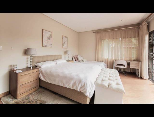 5 BEDROOM HOUSE FOR SALE IN DOWERGLEN EXT 4